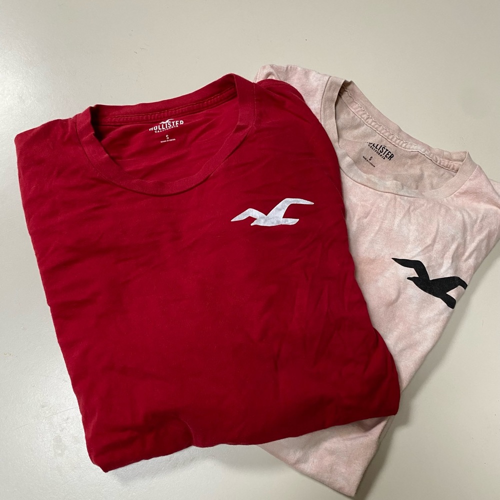 Lot of 2 Mens Hollister Long-sleeved Tees